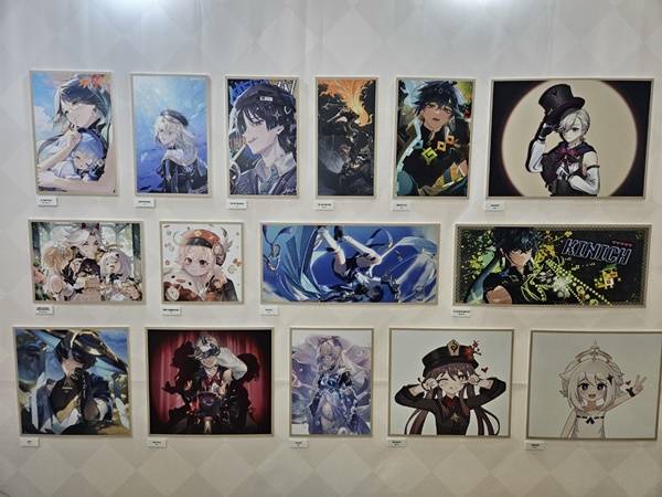 - 원신 부스 맞은편에 팬아트도 볼 수 있다