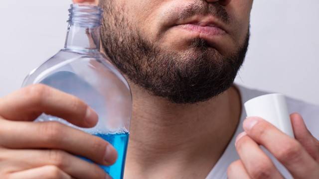 가글은 입냄새의 근본적인 원인을 해결하지 못한다｜출처: 게티이미지뱅크