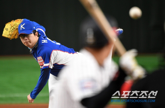 '2019 WBSC 프리미어12' 결승전 대한민국과 일본의 경기가 17일 일본 도쿄돔에서 열렸다. 1회말 한국 선발 양현종이 역투하고 있다. 도쿄(일본)=박재만 기자 pjm@sportschosun.com/2019.11.17/