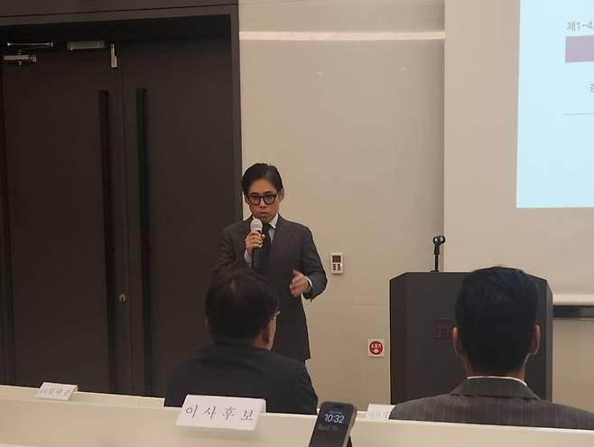 권형석 화천기공·기계 대표가 31일 오전 서울시 강서구 에프앤가이드 본사에서 열린 임시주주총회에서 기타비상무이사로 선임된 뒤 발언하고 있다. /강정아 기자