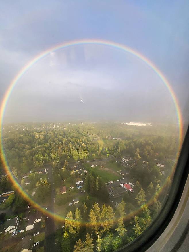 스마트폰 부문 3위 ‘원형 무지개’. Peter Reinold/Standard Chartered Weather Photographer of the Year 2024