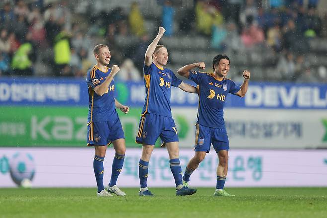 울산종합운동장/ K리그1/ 울산HDFC vs 강원FC/ 울산 루빅손 득점/ 골 세레머니/ 사진 김정수