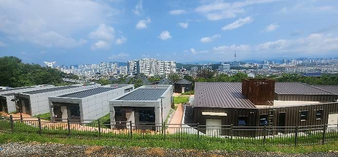 대구 남구 앞산 골안골 해넘이 캠핑장. 대구안전생활실천시민연합 제공