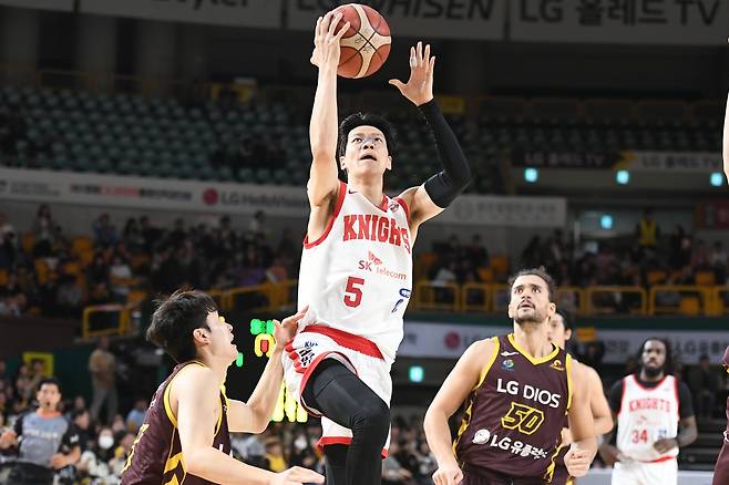 1일 LG전에서 공격을 시도하는 SK 김선형 [KBL 제공. 재판매 및 DB 금지]