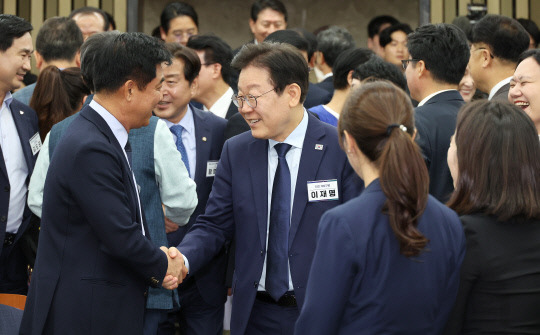 전국 지역위원장·국회의원 비상 연석회의 참석하는 이재명 대표. 연합뉴스