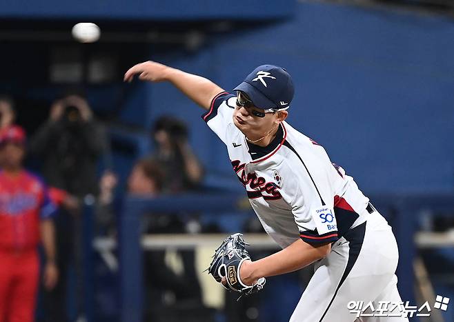 대표팀 투수 김서현은 1일 고척스카이돔에서 열릴 '2024 K-BASEBALL SERIES with TVING' 쿠바 대표팀과 평가전에서 구원 등판했다. 최고 시속 155㎞의 강속구를 앞세워 상대 타선을 완벽하게 처리했다. 엑스포츠뉴스 DB