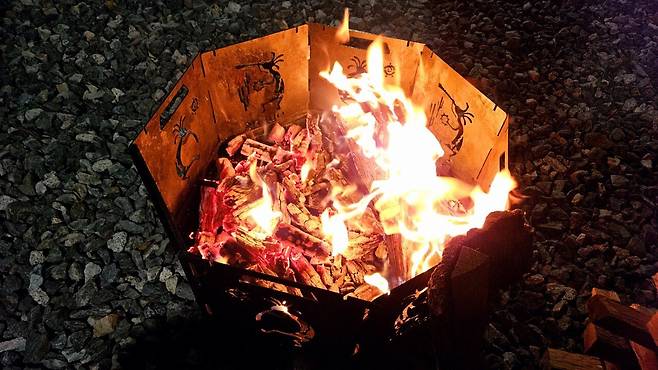 20241102_181659.jpg 캠핑 2일차) 저녁은 소고기와 자연산 대하 그리고 무늬오징어!!!!