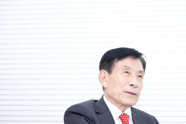 유병택 제3대 하나학원 이사장이 서울 중구 한국일보에서 본보와 인터뷰하고 있다. 이한호 기자