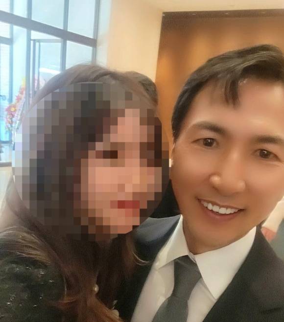 수행비서 성폭행 혐의 만기 출소 후 칩거 중이던 안희정 전 충남도지사가 최근 아들 결혼식에 참석한 근황이 지지자 모임을 통해 공개됐다. 사진은 안 전 지사 지지자 모임 페이스북 페이지. [사진=페이스북 '38선까지 안희정']