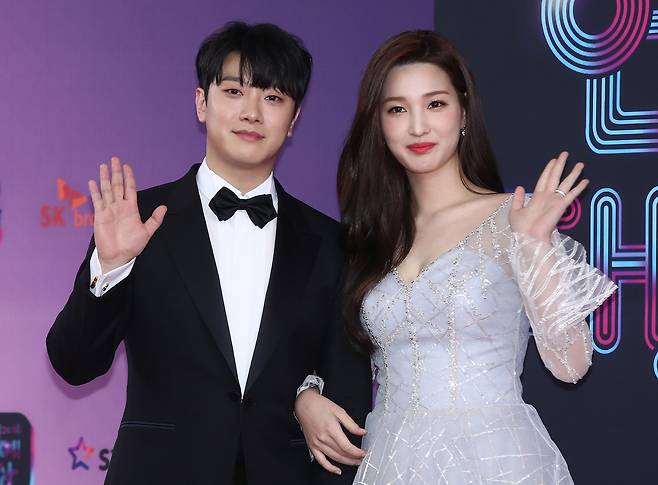 Choi Min-hwan and Yulhee [YONHAP]