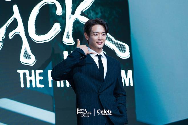 Minho poses for the cameras during a press conference held on Monday at the Fairmont Ambassador Seoul in Yeouido, western Seoul. [DANIELA GONZALEZ PEREZ]