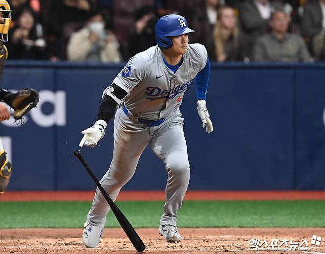 20일 오후 서울 구로구 고척스카이돔에서 열리는 '메이저리그(MLB) 월드투어 서울시리즈 2024' LA 다저스와 샌디에이고 파드리스의 개막전 경기, 3회초 2사 LA 오타니가 안타를 때려내고 있다. 엑스포츠뉴스 DB