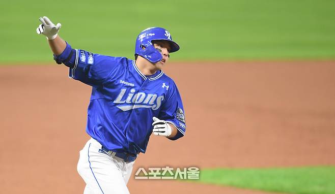 삼성 김영웅이 광주-기아 챔피언스 필드에서 열린 KIA와 2024 KBO 한국시리즈 5차전에서 홈런을 때린 후 베이스를 돌고 있다. 광주 | 최승섭기자 thunder@sportsseoul.com