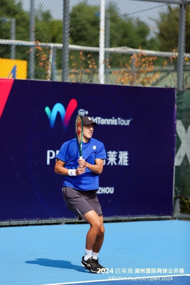 의정부시 직장운동경기부 테니스팀의 정영석 선수가 지난달 21일 중국에서 열린 ‘ITF 후저우 국제투어 대회’에서 경기를 펼치고 있다. 의정부시 제공