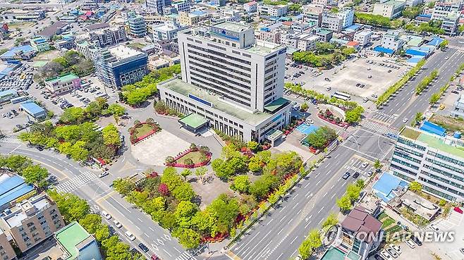 군산시청 전경 (군산=연합뉴스) 전북 군산시청 청사 전경. 2024.11.4 [군산시 제공. 재판매 및 DB 금지] chiankim@yna.co.kr