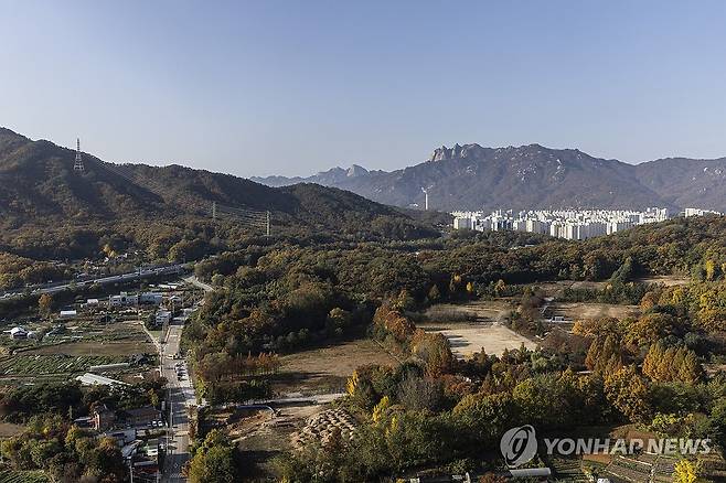 의정부 옛 306보충대 부지 '그린벨트 해제' (의정부=연합뉴스) 임병식 기자 =  5일 그린벨트가 해제된 의정부시 용현동 옛 306보충대 부지 일대의 모습. 2024.11.5