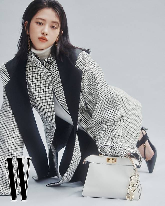 아이브 안유진. 사진 | W코리아