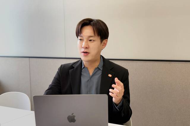 지난달 31일 서울 중구 소공한국빌딩에서 만난 최의리 삼양라운드스퀘어 브랜드전략실장(상무). 삼양라운드스퀘어 신규 기업이미지(CI) 개발 프로젝트를 총괄하는 등 조직 전체 마케팅과 전략 부분을 담당한다.