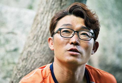 최근 중국에서 활발한 등반을 하고 있는 전양준. 방송통신대 중국어학과에 재학 중이며 아침에는 중국어 회화학원을 다닐 정도로 열심이다.