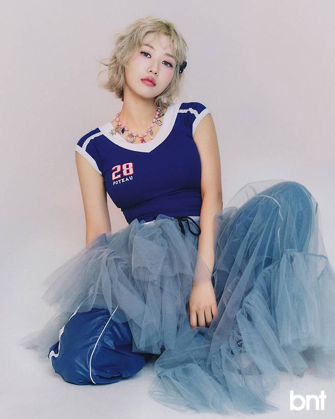 톱, 팬츠, 스커트는 서쿠키 제품.