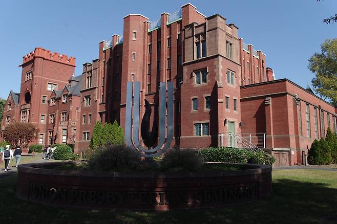 19세기 미 버지니아주 리치먼드의 유니온 장로교 신학교에선 수많은 젊은 기독인들이 해외 선교의 꿈을 키우며 성장했다. 이 학교 학생이었던 윌리엄 전킨과 레이놀즈는 언더우드의 연설을 듣고 ‘은자의 나라’ 조선으로 향한다. /이태훈 기자