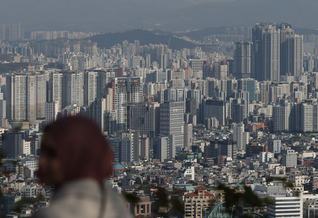 사진은 5일 남산에서 바라본 아파트 단지. 연합뉴스