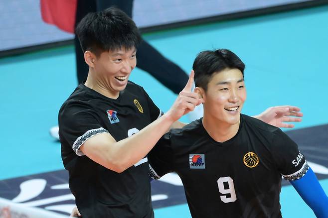 황택의(왼쪽)과 임재영. 사진=한국배구연맹