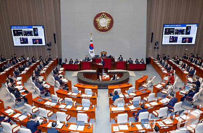 한덕수 국무총리가 8일 오전 서울 여의도 국회에서 열린 예산결산특별위원회 제418회국회(정기회) 제8차 전체회의에서 정일영 더불어민주당 의원의 2025년도 예산안 종합정책질의에 답하고 있다. 2024.11.8/뉴스1 ⓒ News1 안은나 기자