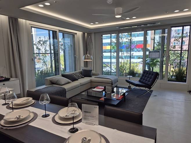 ‘둔산 엘리프 더센트럴’ 견본주택 현장. [이하린 기자]