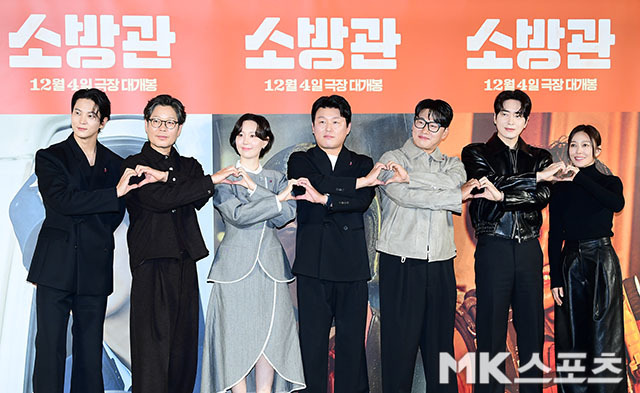 8일 서울 용산구 CGV 아이파크몰에서 열린 ‘소방관’ 제작보고회는 감독 곽경택과 주원, 유재명, 이유영 등 화려한 출연진의 등장으로 기대감을 끌어올렸다. / 사진 = 김영구 기자