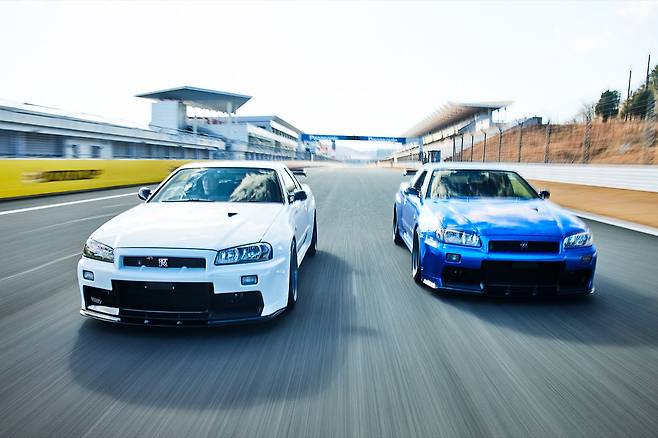 닛산  R34 GT R 레스토모드