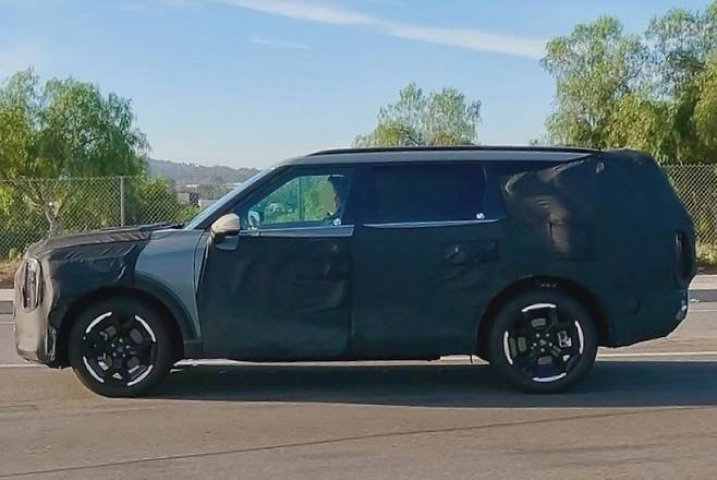 사진 : 기아 텔루라이드 풀체인지 테스트카 (출처=NewCarscoops)