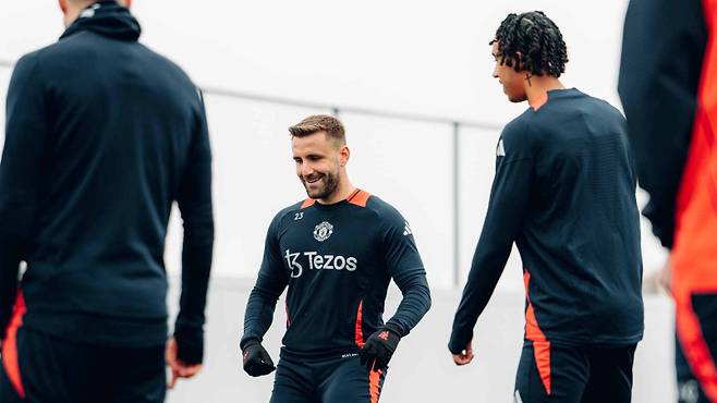 사진은 8일 맨유 홈페이지에 게시된 훈련 중인 루크 쇼의 모습. 사진=맨유