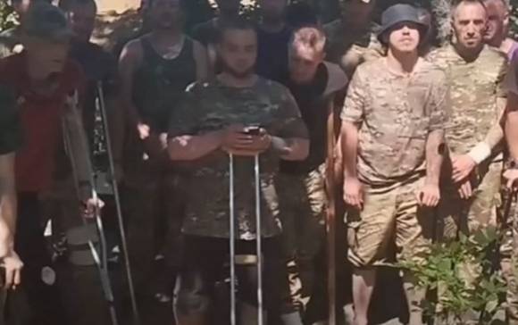 러시아군이 치료가 끝나지 않은 부상당한 병사들까지 최전선에 다시 보내는 것으로 알려졌다. 사진은 소셜미디어에 확산한 영상의 일부.