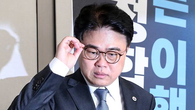 Im Hyun-taek was ousted as president of the Korean Medical Association (KMA) on Saturday following a no-confidence vote by the organization’s representatives, marking only the second impeachment in KMA’s history. /News1