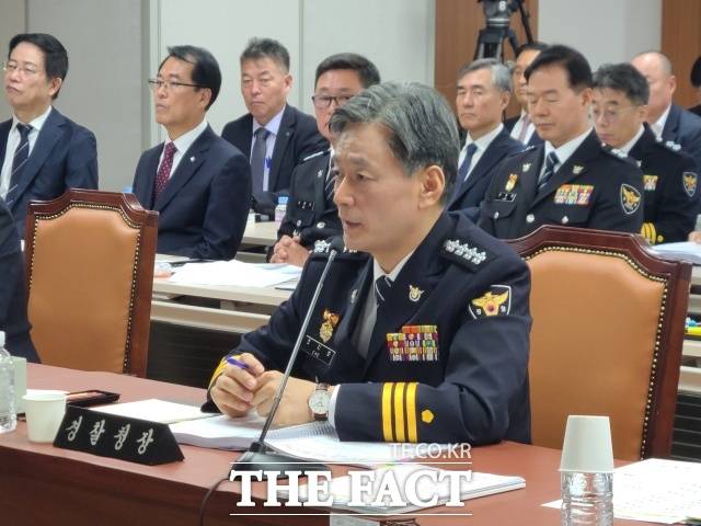 조지호 경찰청장은 인천세관 마약 수사 외압 의혹을 폭로한 백해룡 서울 영등포경찰서 전 형사과장(경정)이 징계 처분을 취소해달라며 제기한 행정소송에 대해 "징계한 적이 없다"고 11일 밝혔다. 사진은 조 청장이 지난 10월11일 오전 서울 서대문구 경찰청사에서 열린 국회 행정안전위원회 경찰청 국정감사에서 발언하고 있는 모습. /김영봉 기자