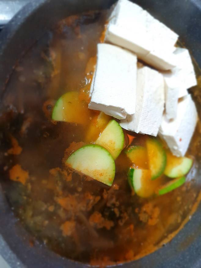 20241109_110454.jpg 만든다 제육. 된장국.