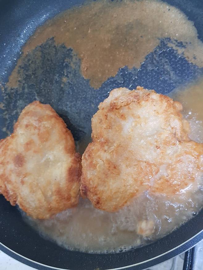 20241111_190408.jpg 그냥 튀김가루로 치킨 만들었는데