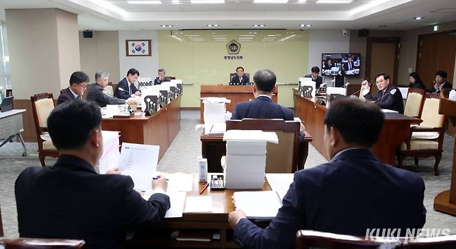 충남도의회 건설소방위원회는 11일 충남도 균형발전국과 건축도시국에 대한 행정사무감사를 실시했다.  