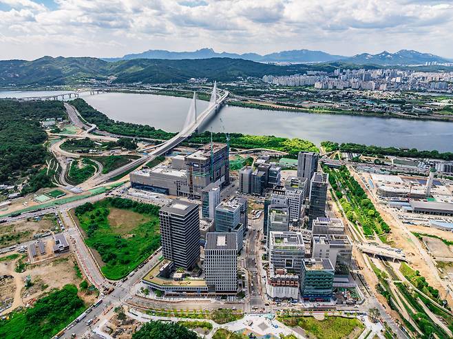 서울 강동구는 고덕비즈밸리 조성, 암사역사공원 조기 완공, 강동중앙도서관 개관 준비 등 올해 34건의 정책실명제 사업을 선정했다. 사진은 고덕비즈밸리 전경.[강동구 제공]