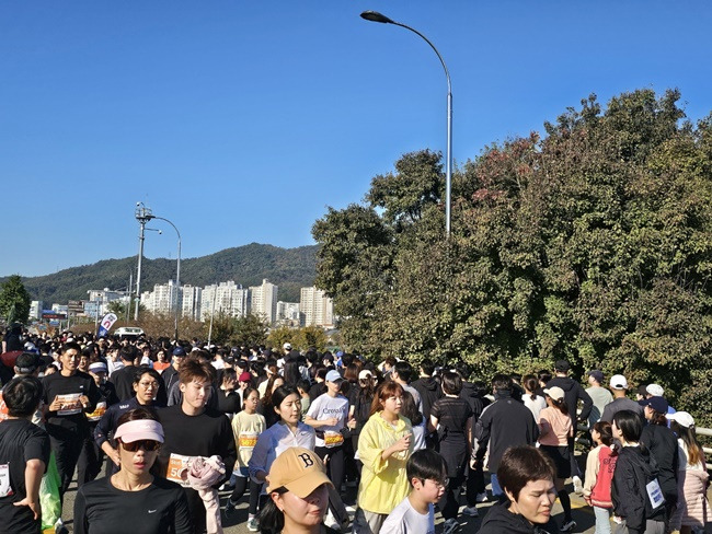 9일 오전 순천 남승룡마라톤 대회가 마라톤 동호 회원과 시민 등이 참석한 가운데 열리고 있다.