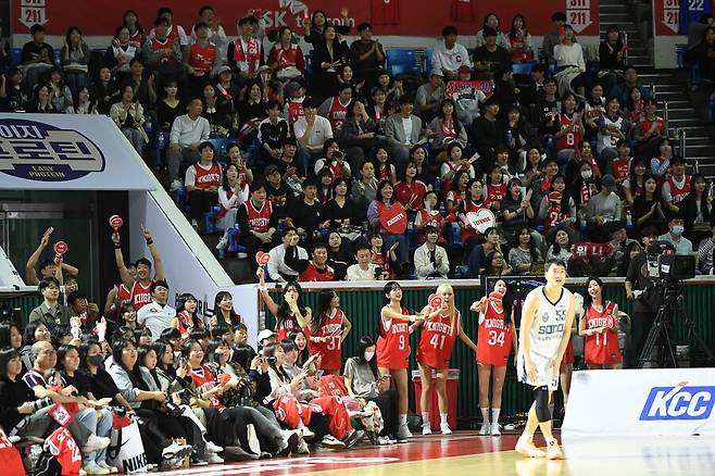 ▲ 평균 관중 1위를 기록한 서울 SK ⓒKBL