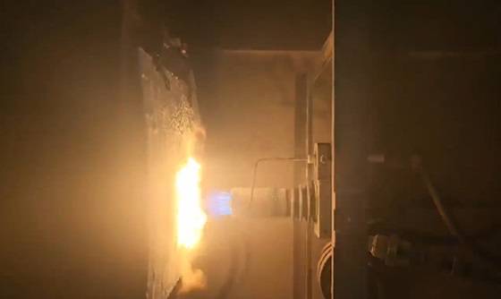 'RX 시리즈' 1300도 화염 테스트 모습/사진제공=엠엠에스코퍼레이션