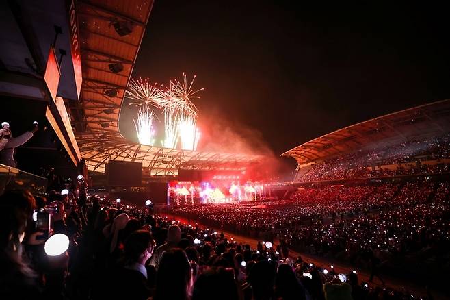 세븐틴. 플레디스