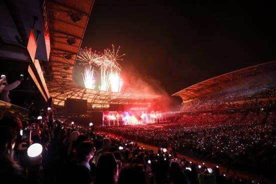 LA BMO 스타디움서 공연하는 세븐틴 [플레디스 엔터테인먼트 제공. 재판매 및 DB 금지]