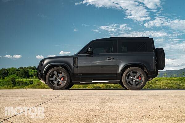 디펜더 90 P400 X&nbsp; 사진 모터매거진 최재혁 기자