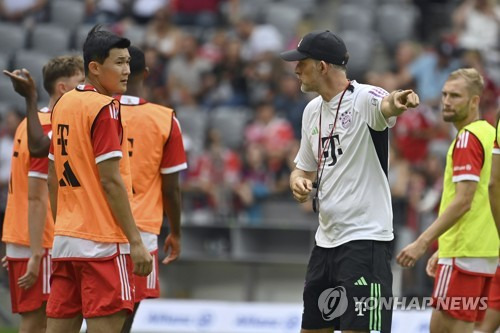 국제축구연맹(FIFA) 산하 연구기관 국제스포츠연구소(CIES)가 김민재를 가리켜 이런 평가를 내놓고 극찬했다. CIES는 지난 11일(현지시간) 사회관계망서비스(SNS)를 통해 올 시즌 최고의 경기력을 보이는 센터백 10인을 발표하면서 김민재를 1위로 올려놨다. 연합뉴스