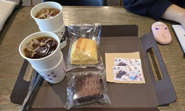 - 커피 2잔을 구매해 쿠폰 2장을 얻었다