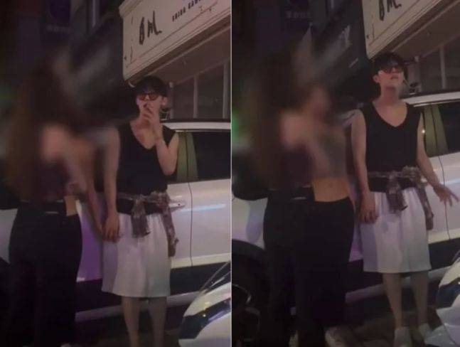 지난해 10월 최현욱이 길거리에서 여성들과 흡연한 뒤 담배 꽁초를 길바닥에 버리는 모습. 온라인 커뮤니티