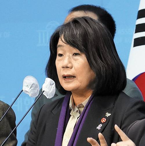 윤미향 전 의원.